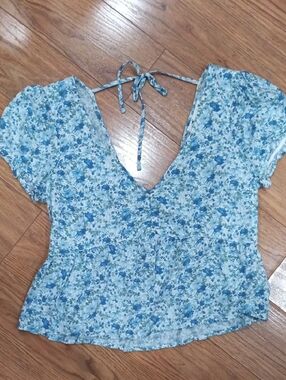 Hollister Blue Floral V-Neck Tie-Back Top